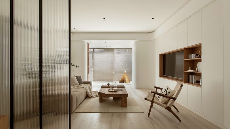 关注品牌背景：历史、规模、口碑